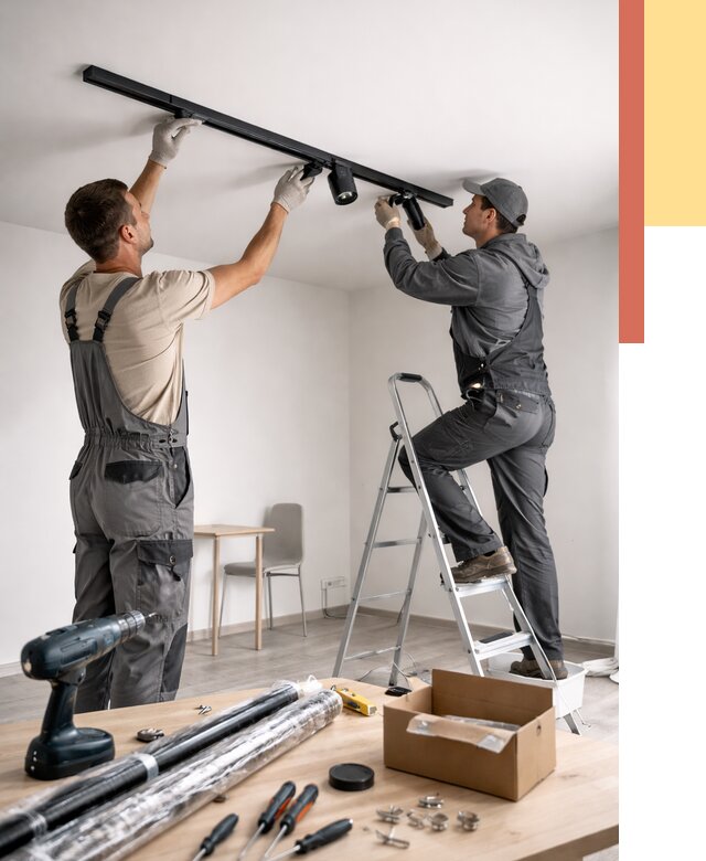 Установка трековых светильников в натяжной потолок в Сосновоборске от 4345 руб. | ОТДЕЛОЧНИК-Ссб