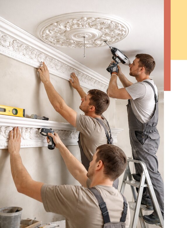 Монтаж лепнины на потолок в Сосновоборске от 3310 руб. быстро и недорого | ОТДЕЛОЧНИК-Ссб